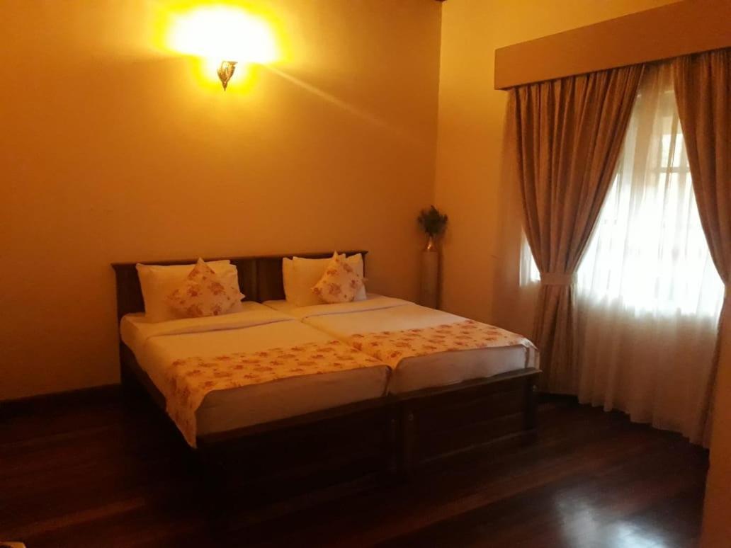 Hotel The Loris Manor Nuwara Eliya Esterno foto