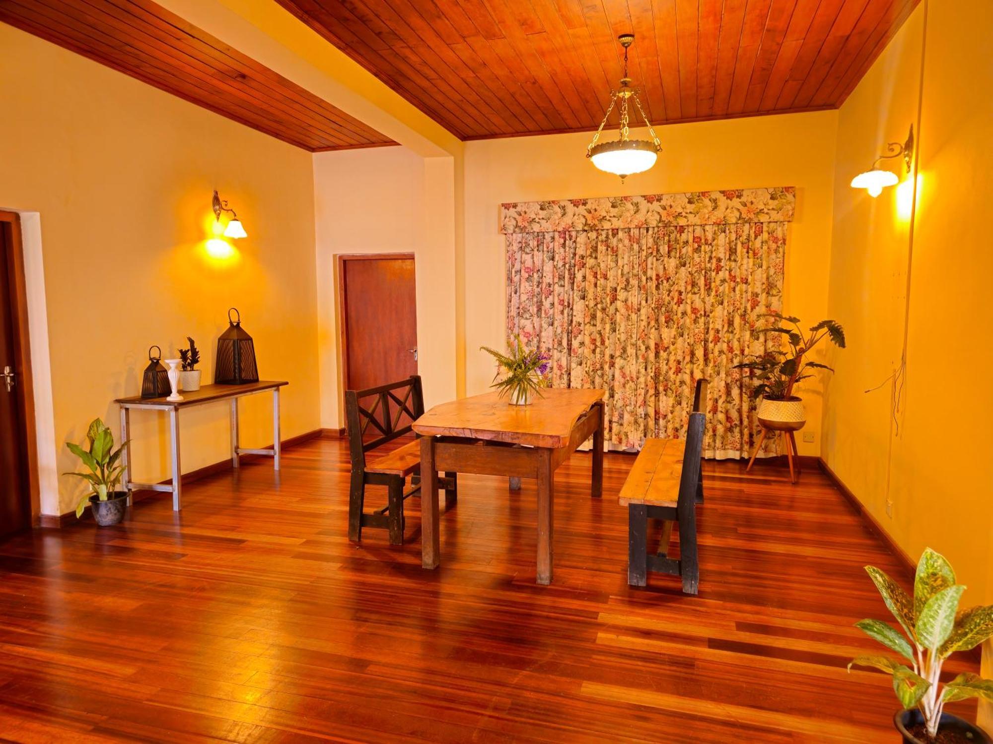 Hotel The Loris Manor Nuwara Eliya Esterno foto